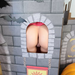 Bianca Bangs in Stepsisters Boo Hole - S34:E2 (Photo 7) Bianca Bangs in 'Nubiles' Stepsisters Boo Hole - S34:E2 (Thumbnail 7)