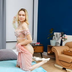 Jessie Ames in Pink Love (Photo 2) Jessie Ames in 'Nubiles' Pink Love (Thumbnail 2)