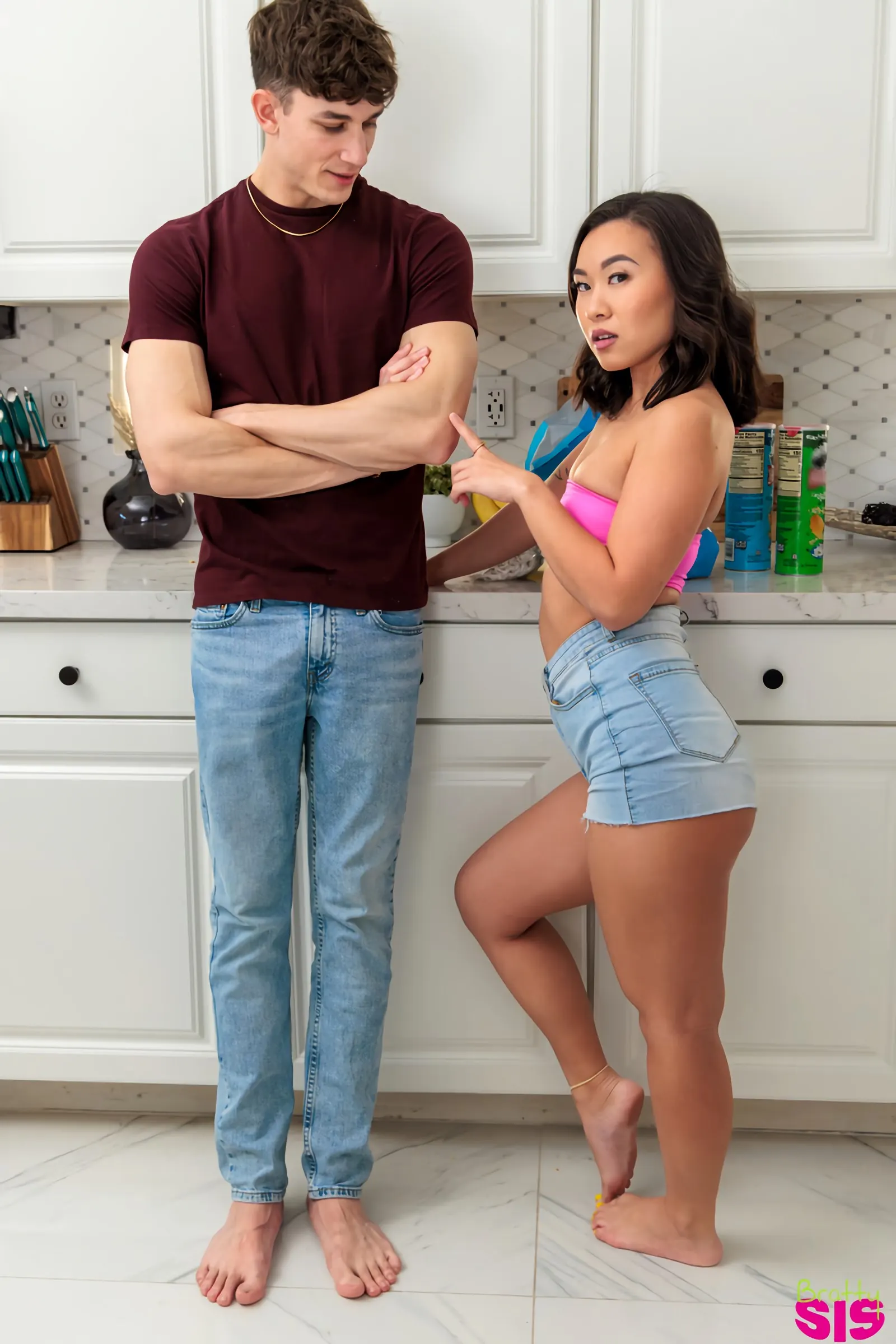▷ Kimmy Kimm in Stepsisters Slumber Party - S32:E6 (Photo 3) | Nubiles