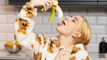 Lina Sun in 'Late Night Snack'