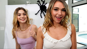 Mia Kay in 'This Halloween My Stepsis Jumped My Bones - S24:E10'