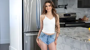 Nikki Nicole in 'You Clean Ill Cum - S48:E18'