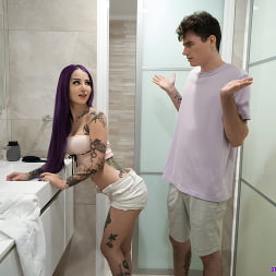 Valerica Steele in Stepsis Is Obsessed - S28:E9 (Photo 4) Valerica Steele in 'Nubiles' Stepsis Is Obsessed - S28:E9 (Thumbnail 4)